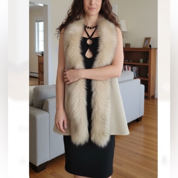 Ann Taylor Factory Jackets & Blazers - Ann Taylor Factory Cream Cape with Faux Fur Trim